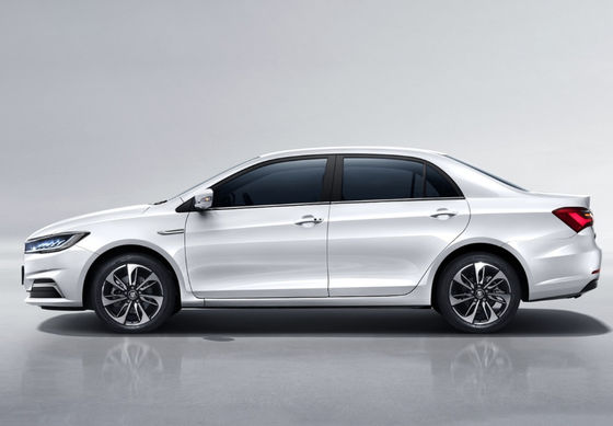 4 Pintu 5 Kursi Mobil BYD EV Byd Qin Ev 400-450KM Kenyamanan Berkendara