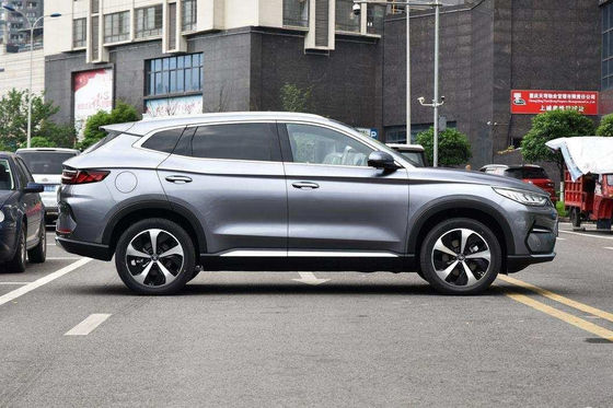 Song PLUS BYD EV Mobil Ukuran Menengah Mobil Listrik Suv 505KM 5 Pintu 5 Kursi