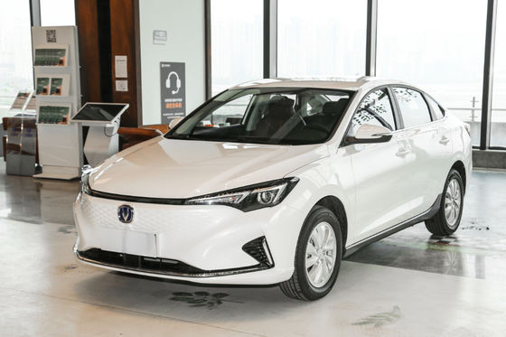 Changan Eado EV460 365-405KM Changan EV 5 Pintu 5 Kursi Mobil Sedan Kompak