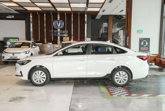 Changan Eado EV460 365-405KM Changan EV 5 Pintu 5 Kursi Mobil Sedan Kompak