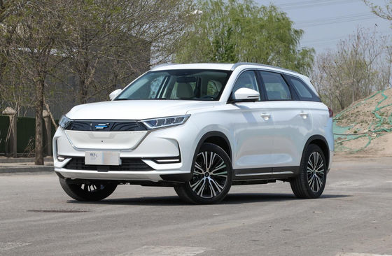 5 Pintu 5 Kursi Changan Auchan X7 EV Suv 405KM 0.5H Pengisian Cepat