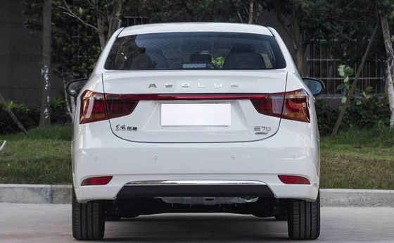 400KM Dongfeng Fengshen E70 Mobil Kompak Listrik Murni 4 Pintu 5 Kursi