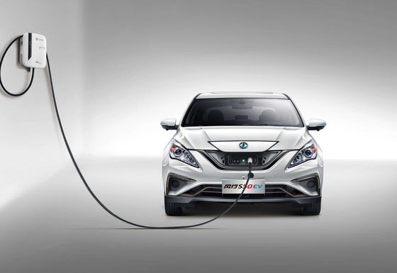Fengxing S50 Dongfeng Kendaraan Listrik Motor 415KM Kompak 4 Pintu 5 Kursi