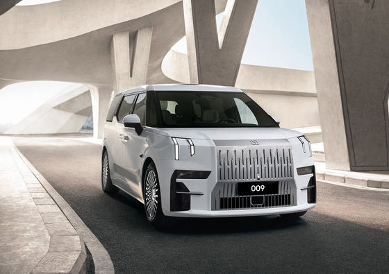 5 Pintu 6 Kursi Geely Zeekr Ev 009 Zeekr Mobil Listrik Jarak Jauh 702-822KM