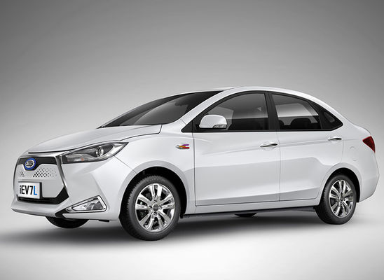 4 Pintu 5 Kursi Mobil Listrik JAC 320KM JAC IEV7L Mobil Ev Kecil
