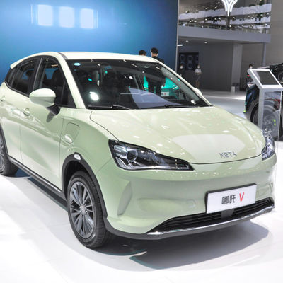 301-401KM Mobil Listrik Hozon Suv 5 Pintu 5 Kursi LFP Performa Tinggi