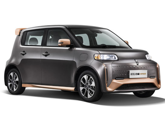 ORA White Cat Great Wall Motor EV 305-401KM Listrik Murni Dengan 5 Pintu 4 Kursi