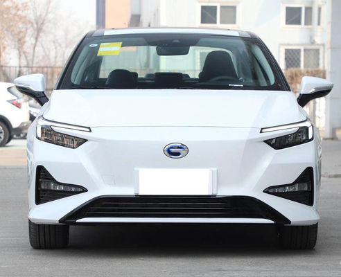 Guangqi Yilue EA6 Sedan Mobil Listrik 510KM 4 Pintu 5 Kursi 0.78H Pengisian Cepat