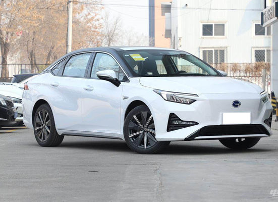 Guangqi Yilue EA6 Sedan Mobil Listrik 510KM 4 Pintu 5 Kursi 0.78H Pengisian Cepat