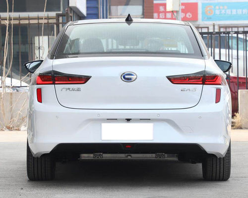 Guangqi Yilue EA6 Sedan Mobil Listrik 510KM 4 Pintu 5 Kursi 0.78H Pengisian Cepat