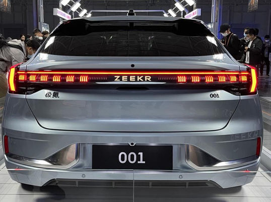 5 Pintu 5 Kursi Geely Electric Car Zeekr 001 Ev Jarak Jauh 546-1032KM