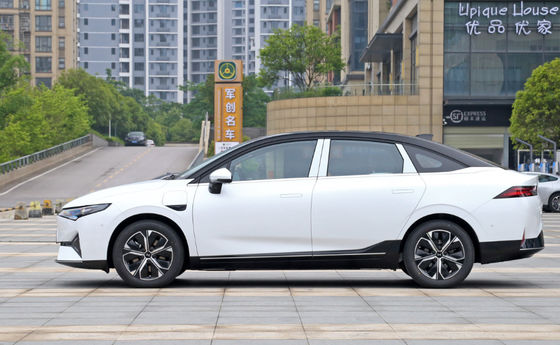 XiaoPeng P5 2022 450-550KM Mobil Listrik Kompak 4 Pintu 5 Kursi