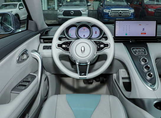 4 Pintu 5 Kursi ORA Lightning Cat 555-705KM Kendaraan Listrik Murni Otomatis