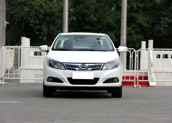 305KM 400KM BYD E5 EV Kinerja Tinggi Listrik Murni 4 Pintu 5 Kursi