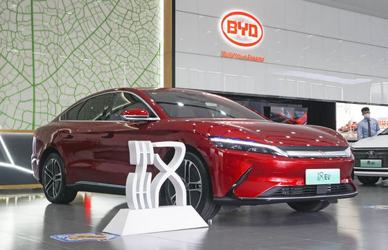 5 Pintu 5 Kursi BYD Han EV Mobil Listrik Murni Menengah Besar 610-715KM