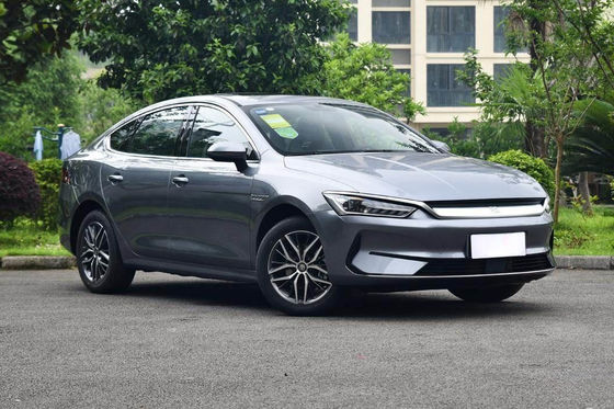 400-600KM Compact Byd Qin Plus Ev 4 Pintu 5 Kursi Performa Tinggi