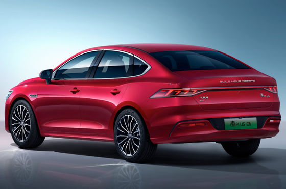 400-600KM Compact Byd Qin Plus Ev 4 Pintu 5 Kursi Performa Tinggi