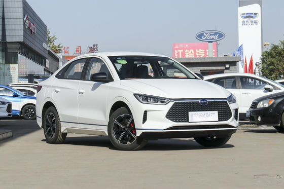 E3 Byd Sedan Mobil Listrik Standar Resmi 401KM 4 Pintu 5 Kursi