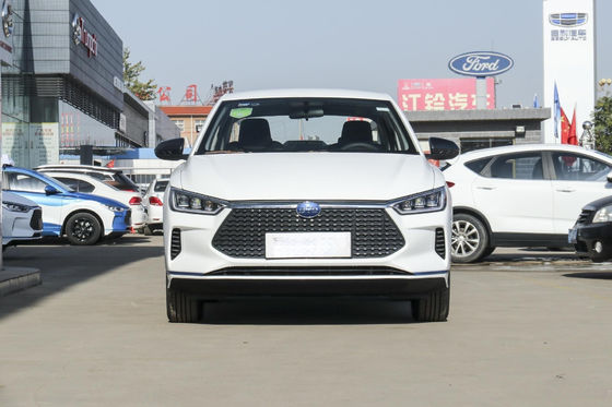 E3 Byd Sedan Mobil Listrik Standar Resmi 401KM 4 Pintu 5 Kursi
